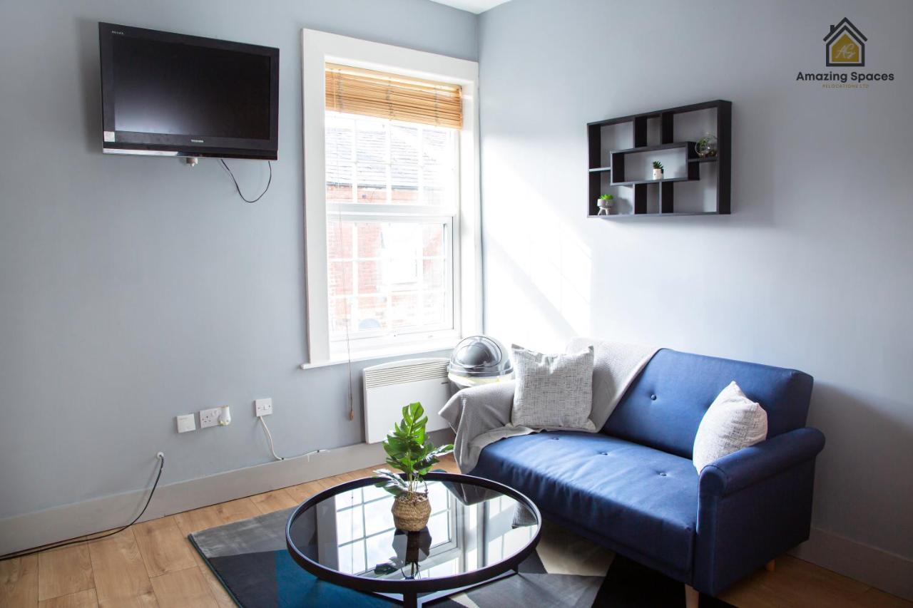 City Centre 2 Bed Flat Sleeps 3 For Work And Leisure With Free Wifi By Amazing Spaces Relocations Ltd 沃灵顿 外观 照片