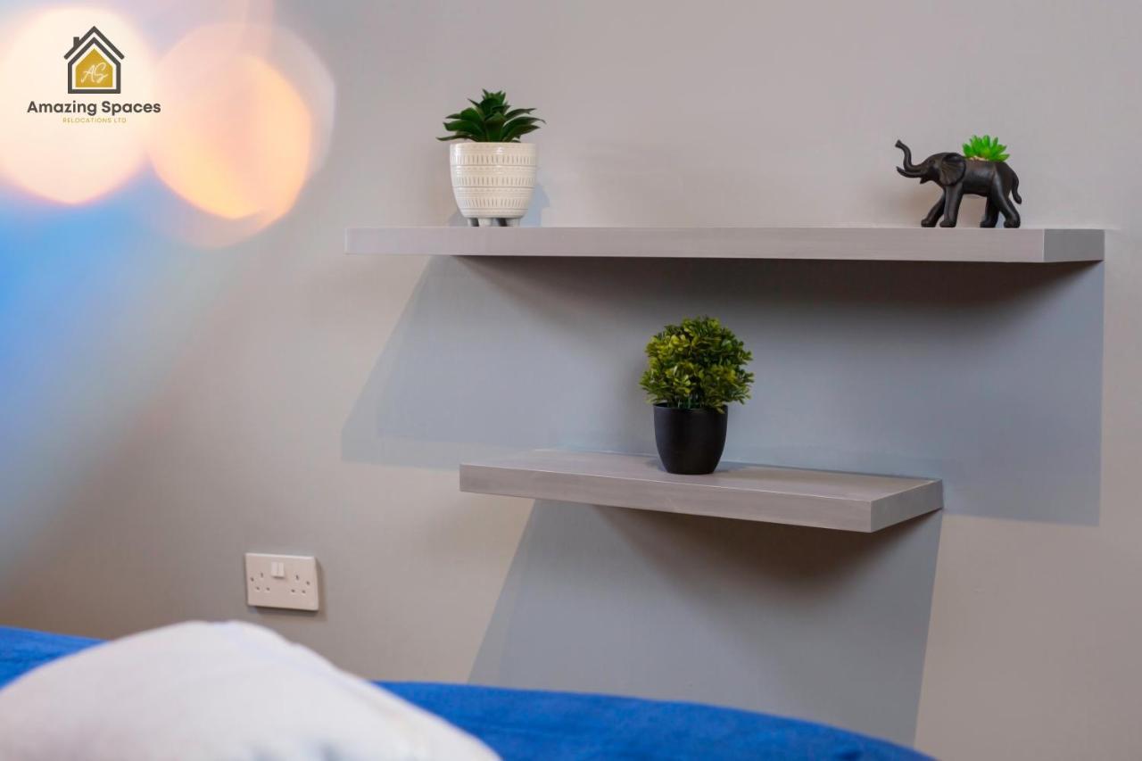City Centre 2 Bed Flat Sleeps 3 For Work And Leisure With Free Wifi By Amazing Spaces Relocations Ltd 沃灵顿 外观 照片
