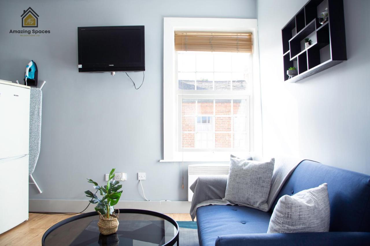City Centre 2 Bed Flat Sleeps 3 For Work And Leisure With Free Wifi By Amazing Spaces Relocations Ltd 沃灵顿 外观 照片